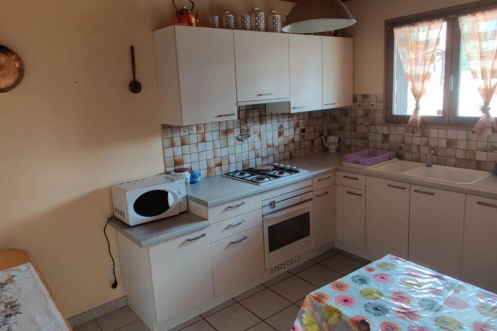 Maison calme indépendante et vue sur les montagnes Briançon Esterno foto